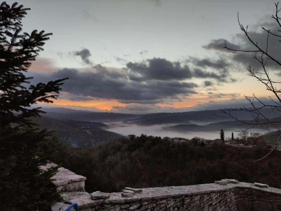 فيلا Βίτσα Πετρόκτιστο Αρχοντικό "Ιόλη" Με Θέα Ζαγόρι المظهر الخارجي الصورة